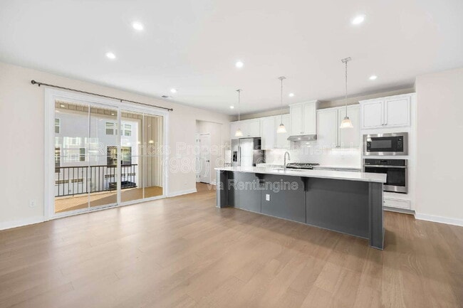 Building Photo - 9769 Oaklawn Blvd NW