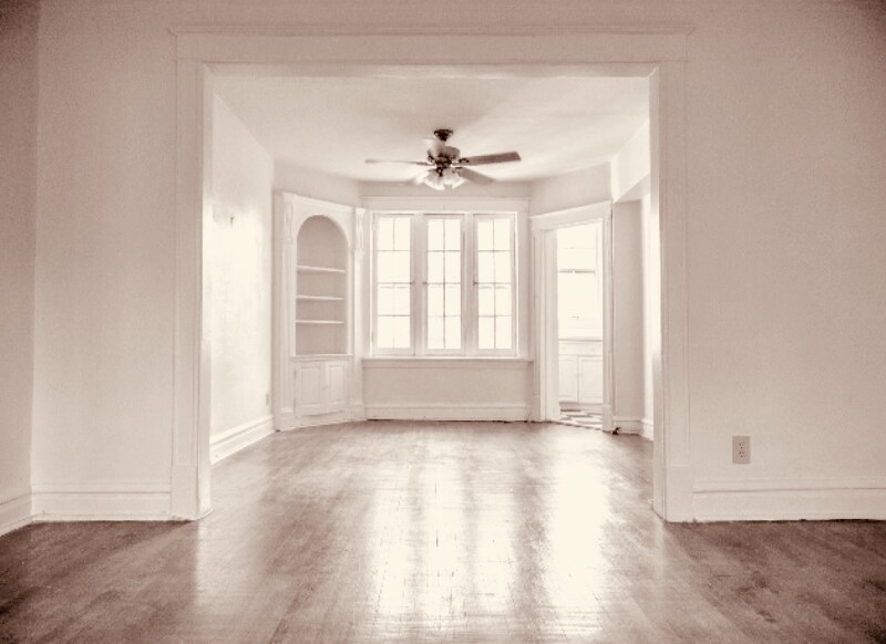 Building Photo - 6401 Alamo Ave