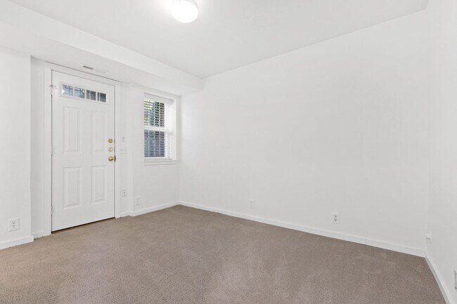 Building Photo - 3Bd/3Ba Seattle Townhome