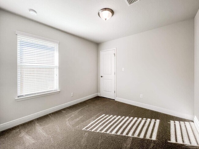 Building Photo - 12390 Pinfish Rd