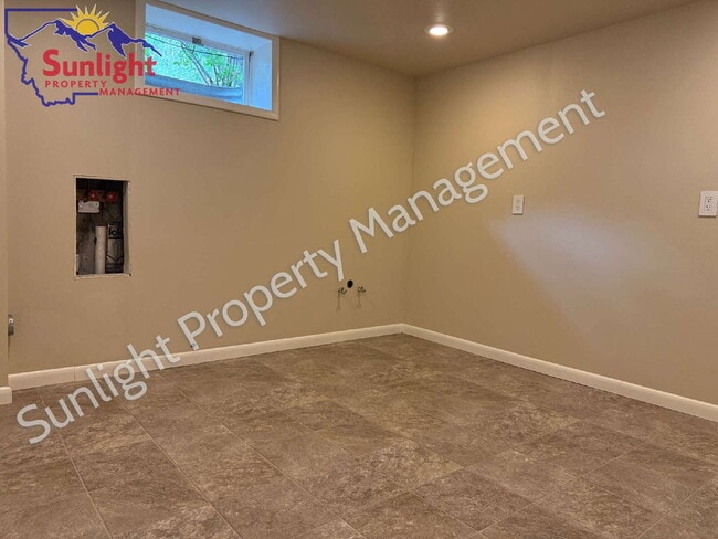 Building Photo - Spacious 4 Bed 3 Bath Home in Billings Hei...