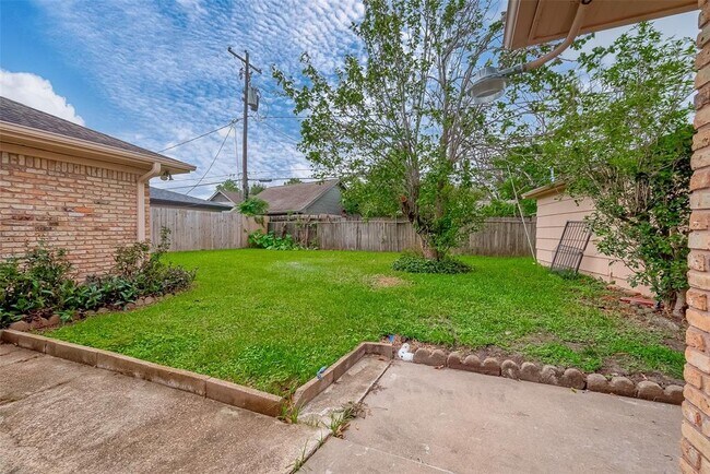 Building Photo - 4115 Mischire Dr
