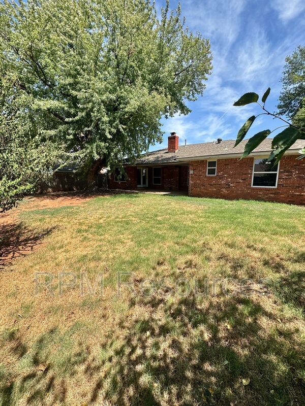 Building Photo - 11813 Larkdale Dr