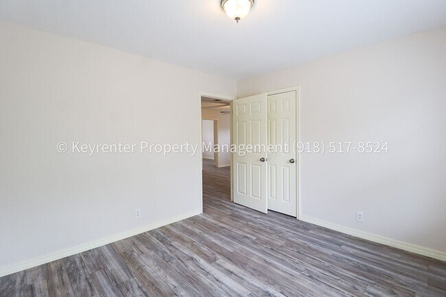 Building Photo - 4 Bed | 2 Bath in Broken Arrow!