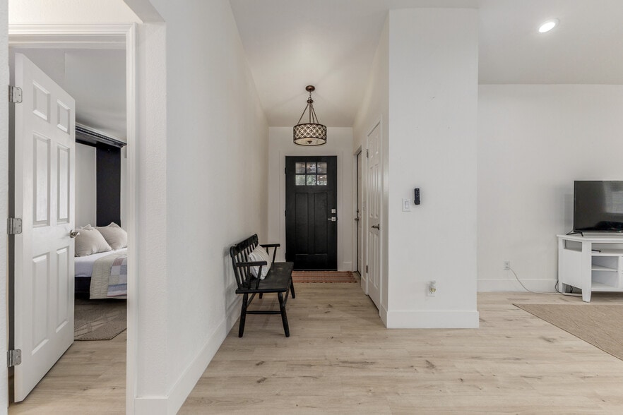 Building Photo - 15433 N 63rd St