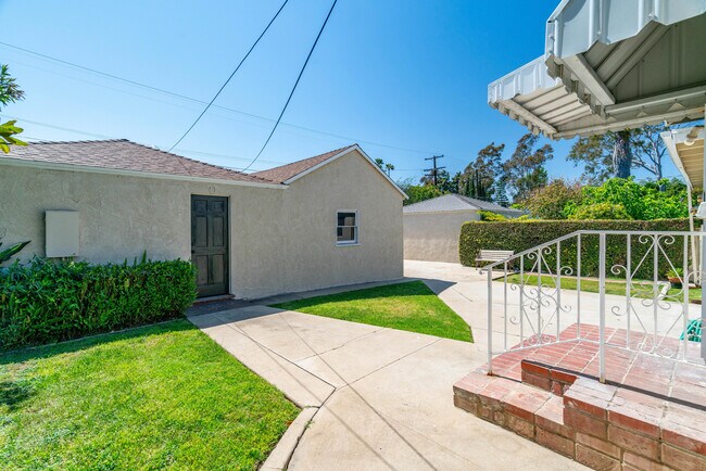 Second garage on right is an addition - 2935 Westwood Blvd