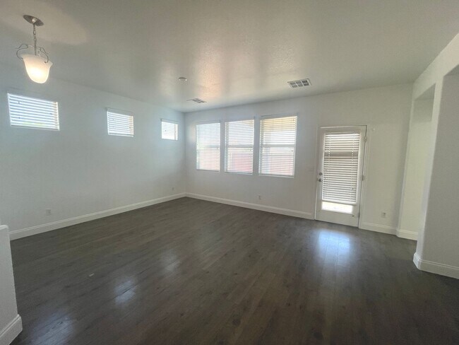 Building Photo - Stylish single-story living with 3 bedrooms, 2 baths, plus a versatile den — 1,489 sq ft of comfo...
