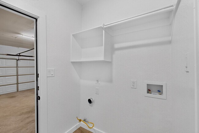 Building Photo - 7314 Gillon Dr