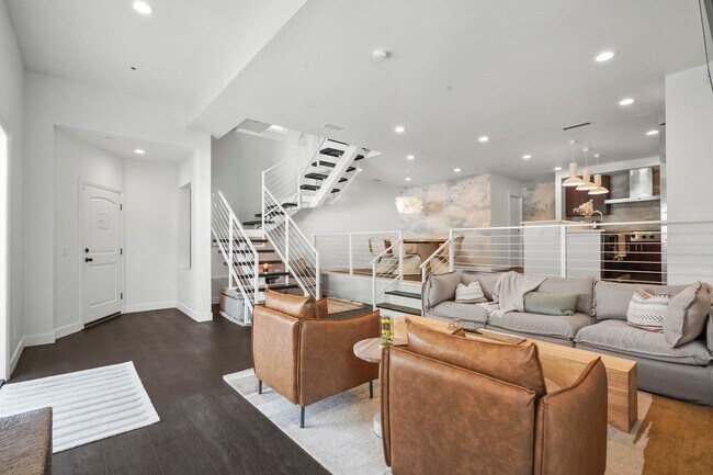 Building Photo - 9842 Portola Dr