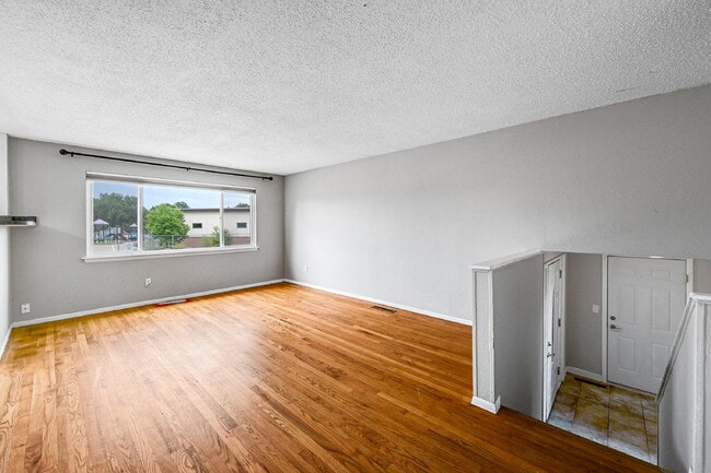 Building Photo - $1,995.00, 3 bed, 2 bath located in Fountain