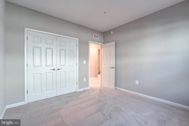 Building Photo - 44848 Tiverton Sq