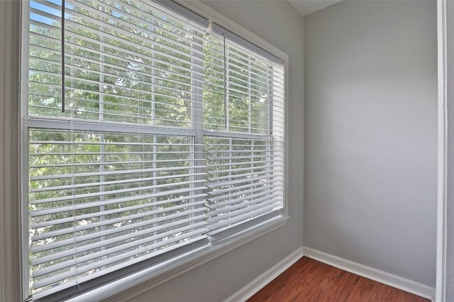 Building Photo - 5007 Polk St