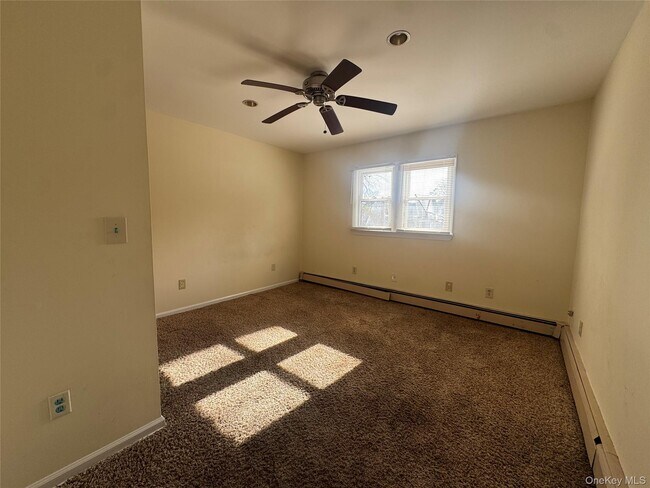 Building Photo - 138 Mayflower Ave