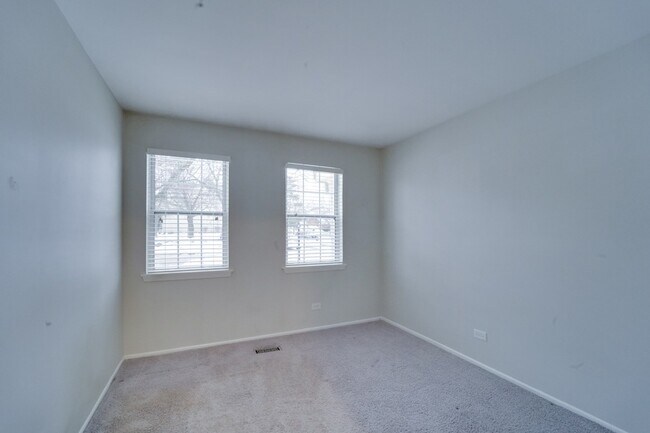 Building Photo - 160 Stirling Ln