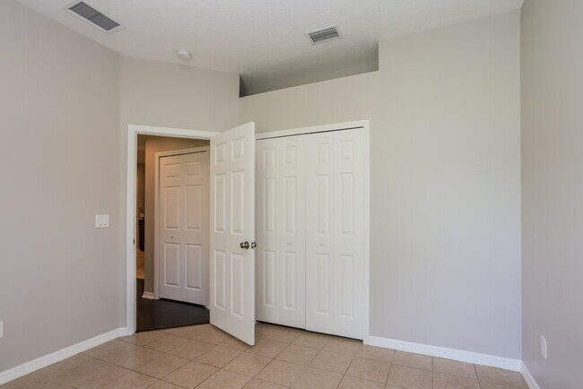 Building Photo - 1510 Mira Lago Cir