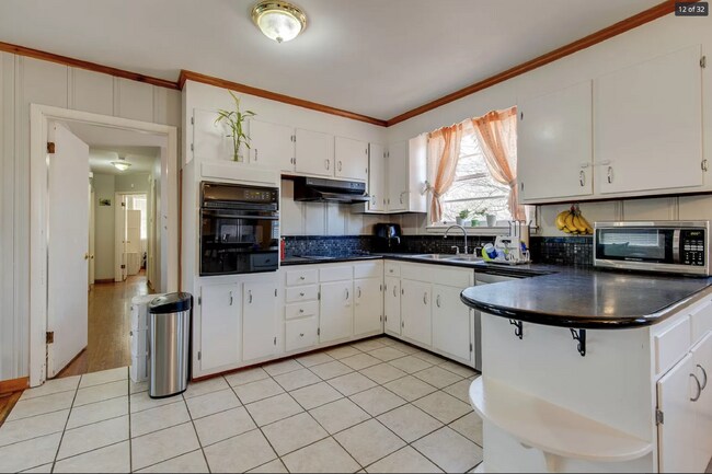 Building Photo - Charming 2 Bedroom Rental Home in Nashville with 1500 Sq Ft - Must See!