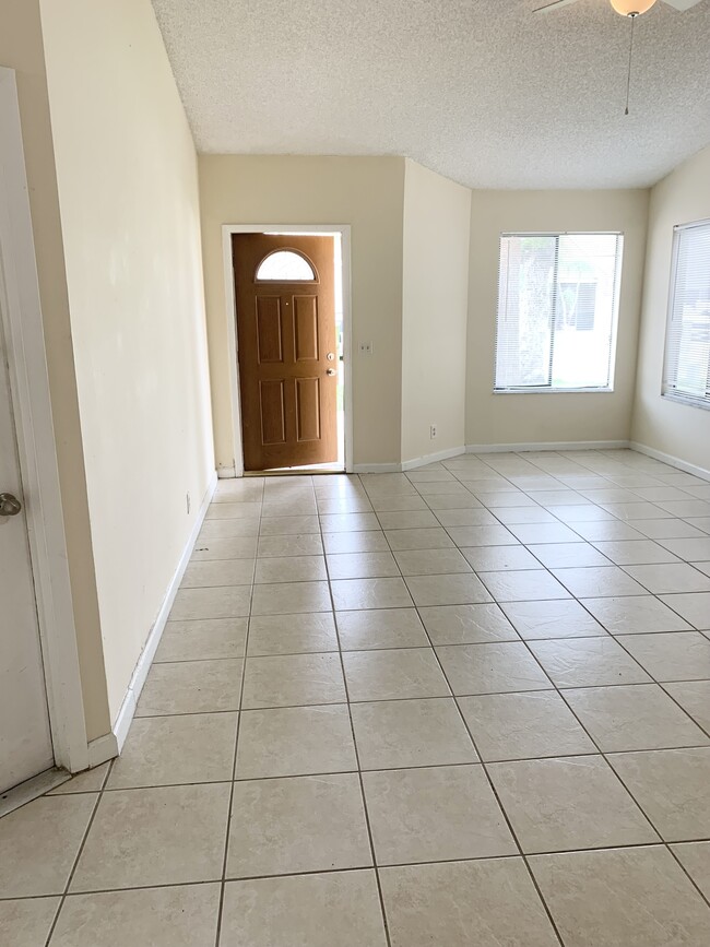 Building Photo - 6224 Country Fair Cir