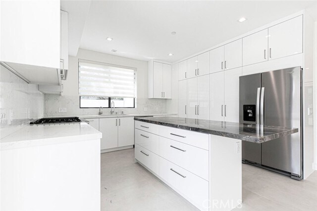 Building Photo - 6426 Varna Ave