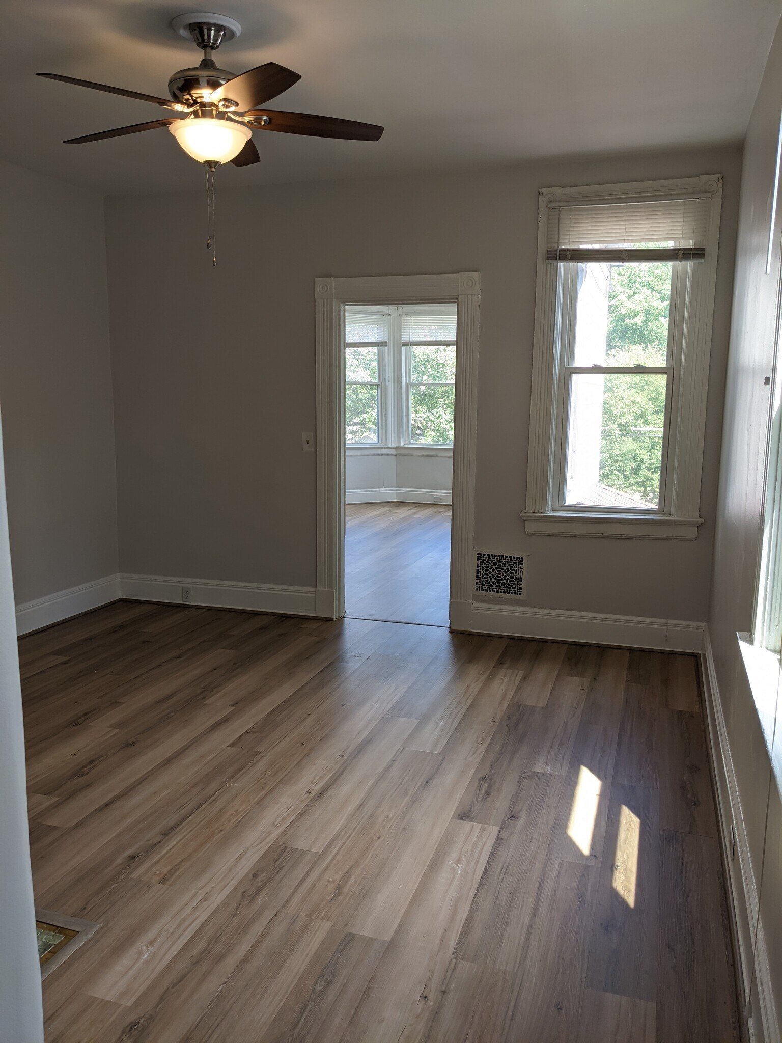 Living Room - 2939 Cleinview Ave