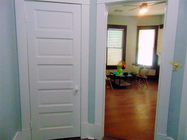 Building Photo - 3420 Avenue R