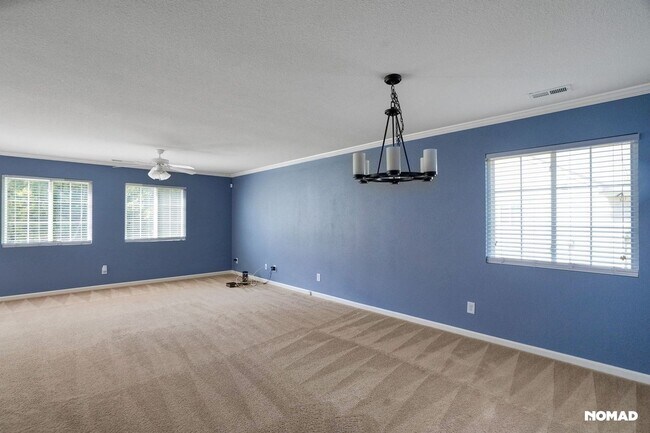 Building Photo - Charming 4BR House in Whitsett