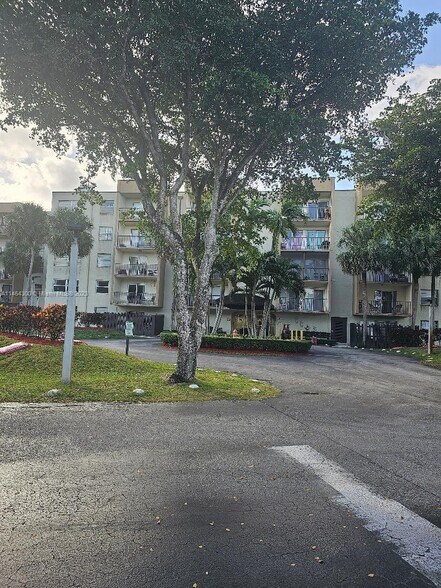 Primary Photo - 14250 SW 62nd St