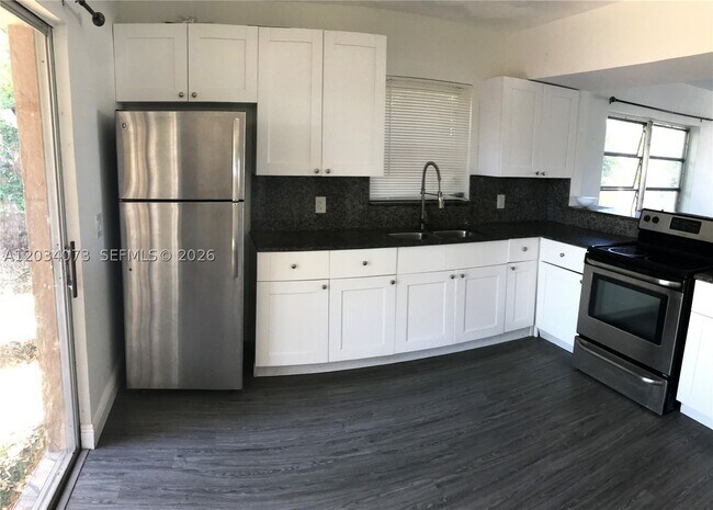 Building Photo - 2444 SW 58th St