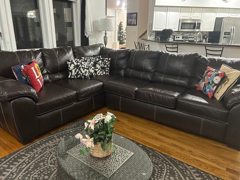 Family room off kitchen - 6245 Iron Bridges Rd