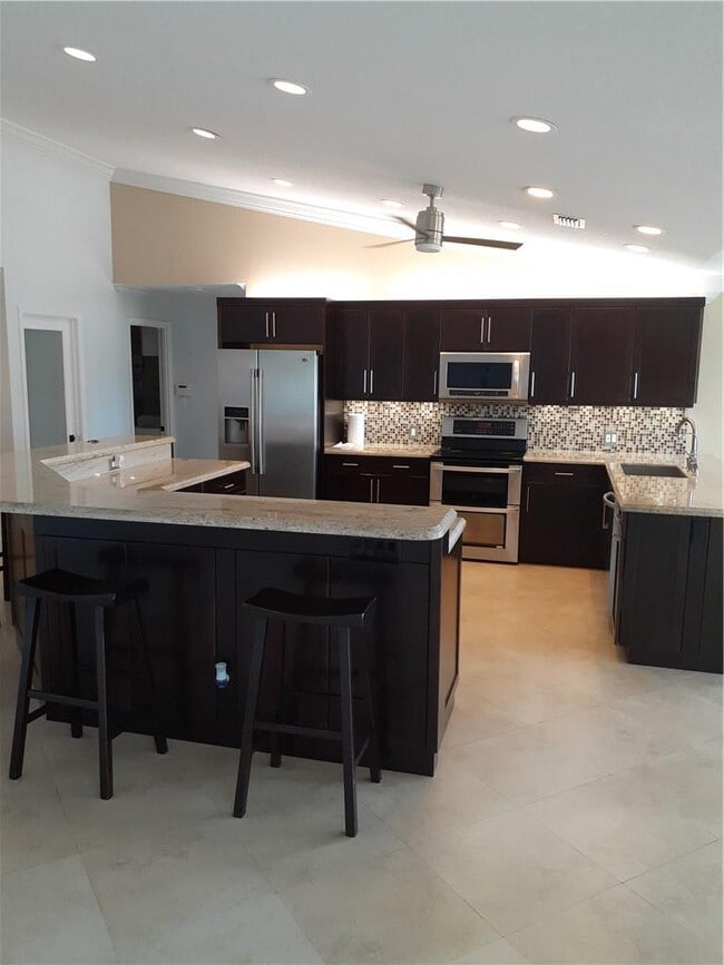 Building Photo - 2748 Oak Tree Ln
