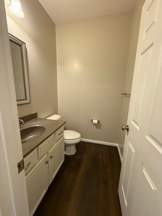 Building Photo - Single Family Home