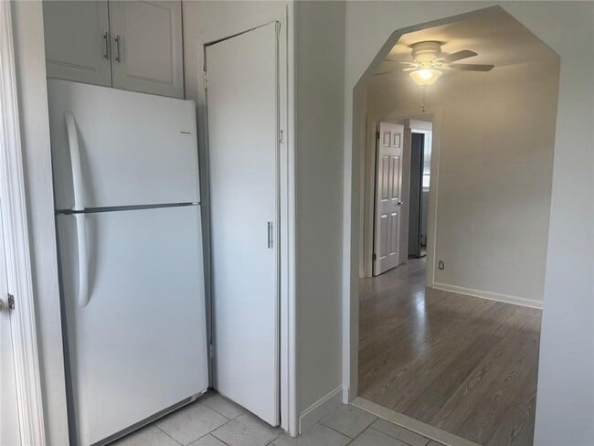 Building Photo - 93 Aster Ct