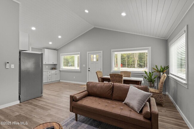 Building Photo - 163 Long Pond Lp