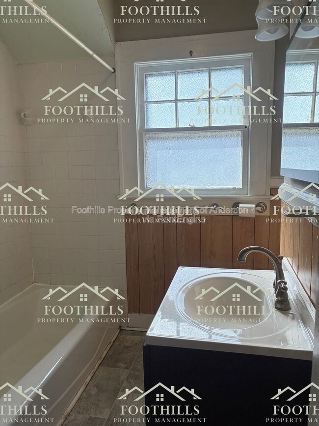 Building Photo - 611 Bonham Ct