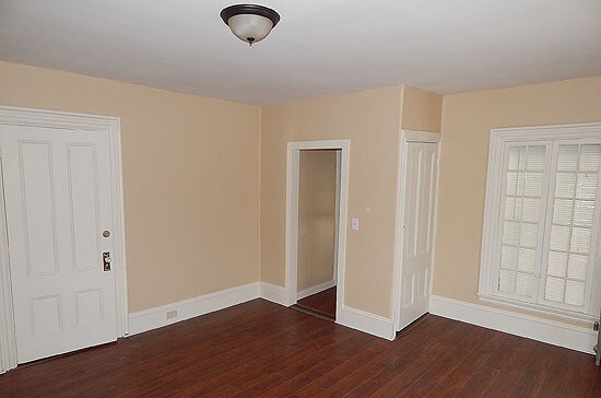 Building Photo - 167 Birch St