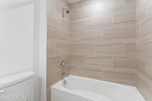 Building Photo - 306 Pilot St