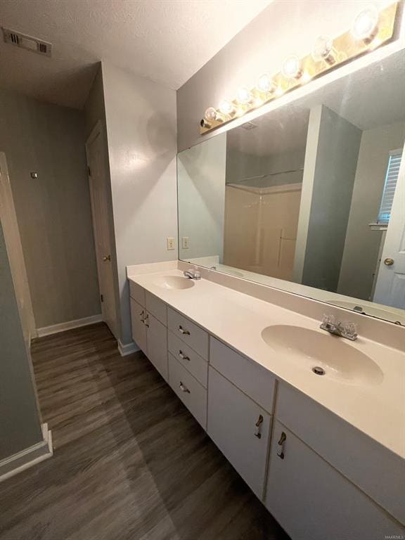 Building Photo - 904 Excelsior Dr