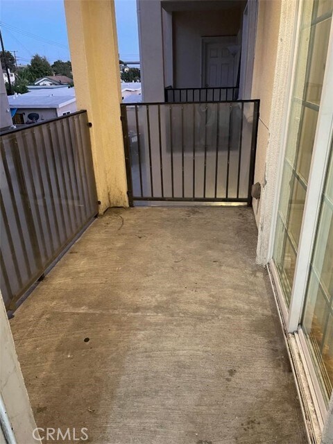 Building Photo - 926 W La Jolla St