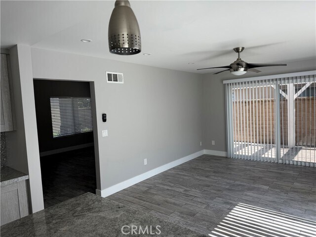 Building Photo - 6 Leda