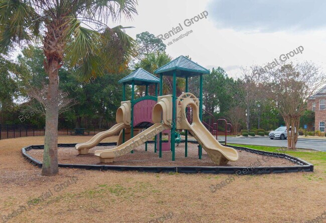 Building Photo - 2065 Silvercrest Dr