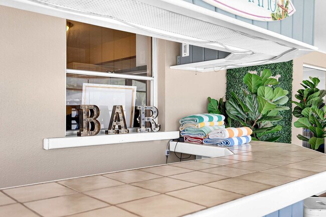 Building Photo - 897 Imperial Dr