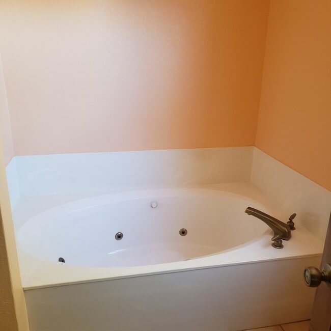 Building Photo - 70 Red Fox Ln