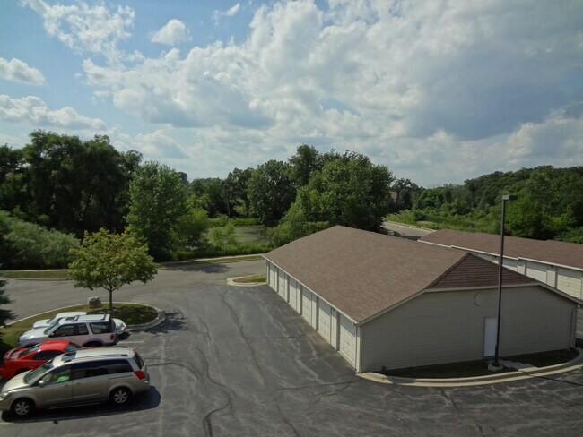 Building Photo - 1412 W Clear Water Cir