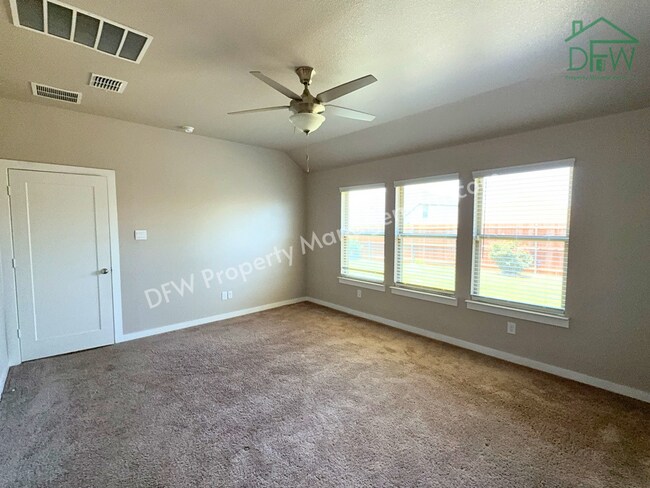 Building Photo - 2508 Shakopee St