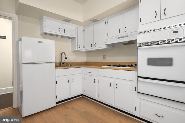 Building Photo - 134 Gay St