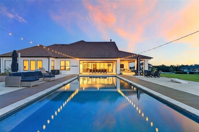 Building Photo - 404 Prairie Clover Dr