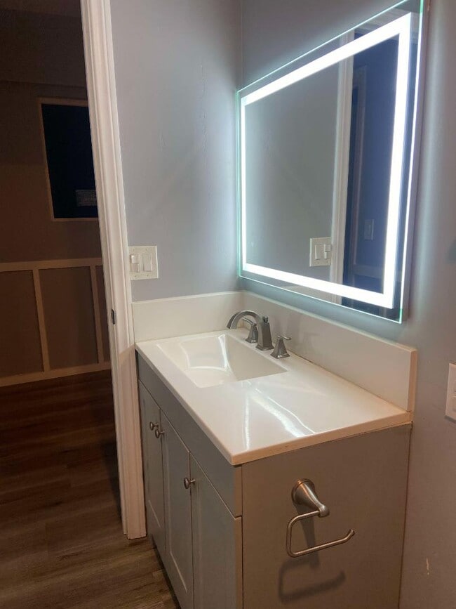 Building Photo - 578 13th St