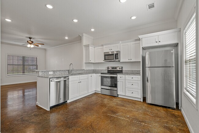 Building Photo - 5555 Macedonia Rd