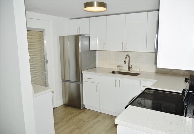 Building Photo - 4770 NW 10th Ct