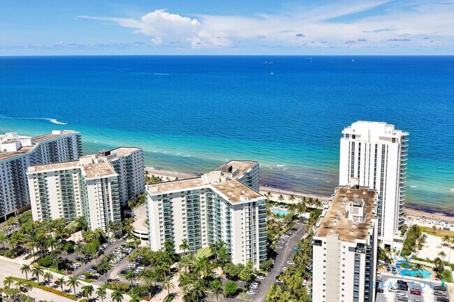 Building Photo - 4010 S Ocean Dr