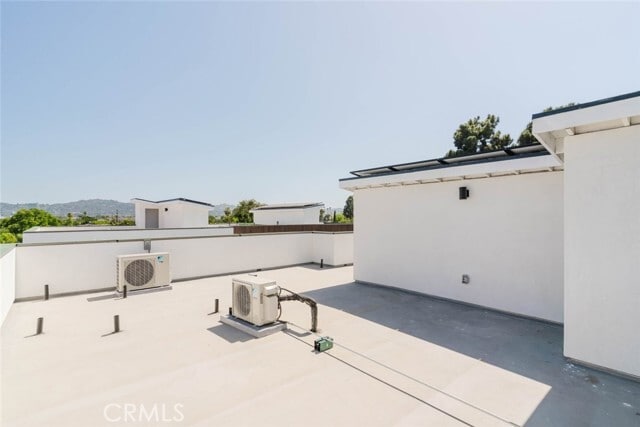 Building Photo - 5654 Cartwright Ave